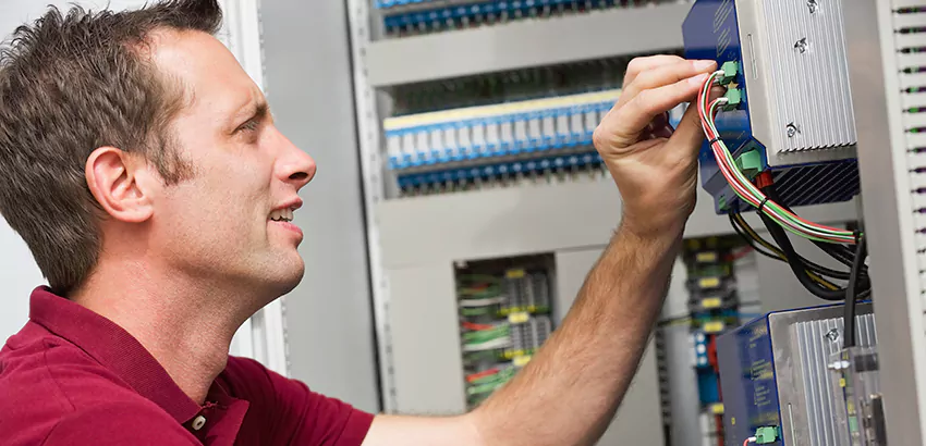 Offshore and Petroleum Facility Electrician in Holly Springs