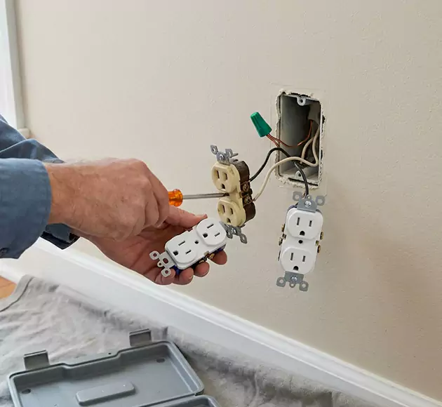 Professional Outlet Replacement: Your Local Swap-Out Team in Holly Springs, GA